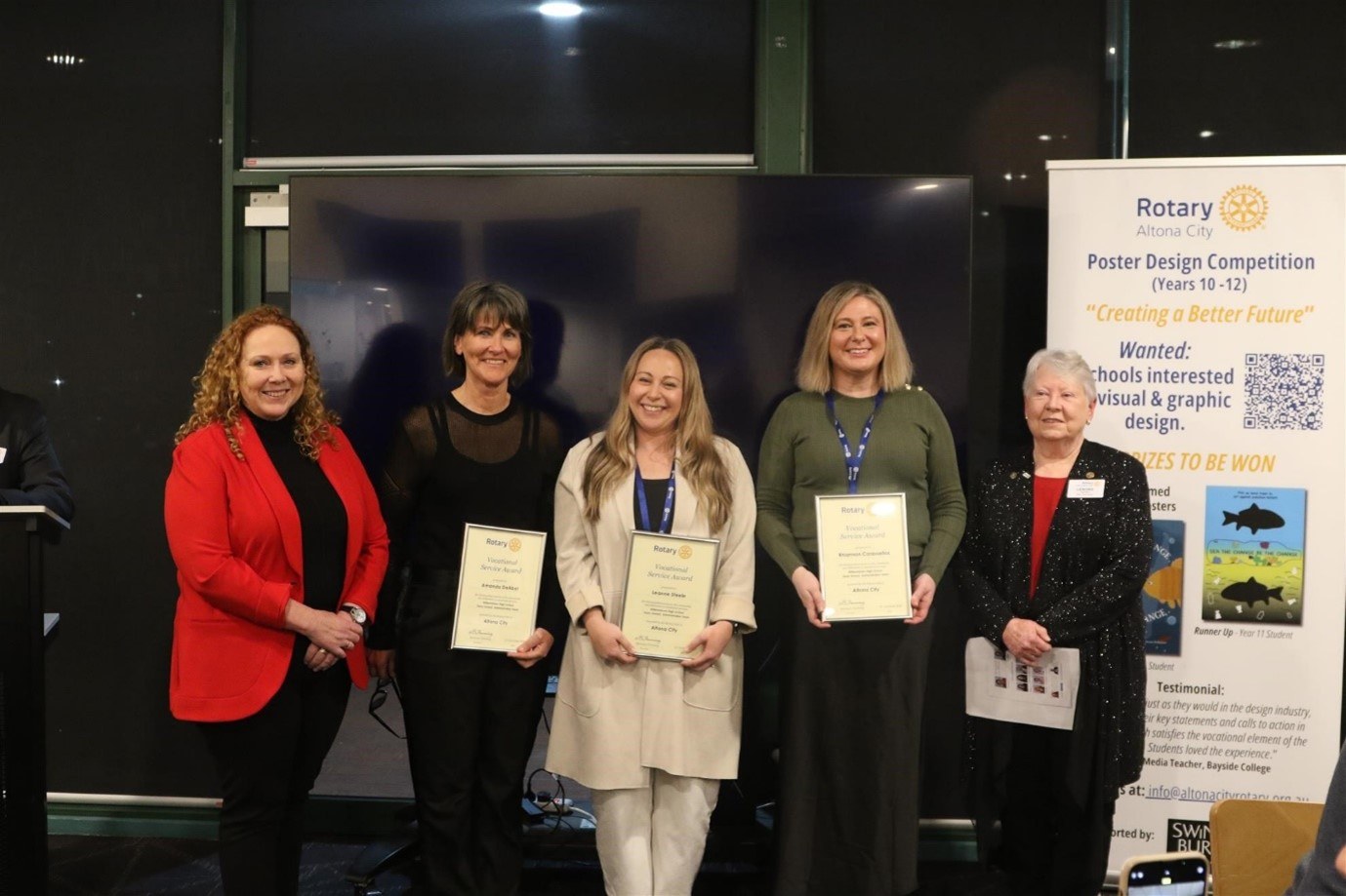 Amanda, Leanne & Rhiannon with their award.